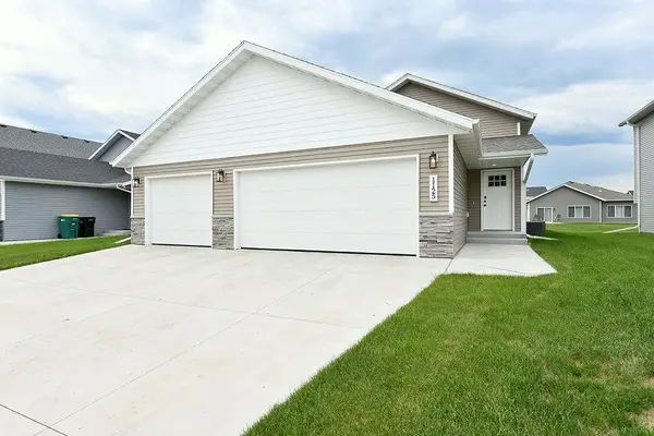 1125 60th Avenue W, West Fargo, ND 58078