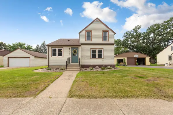 260 N Cordova Avenue, Le Center, MN 56057