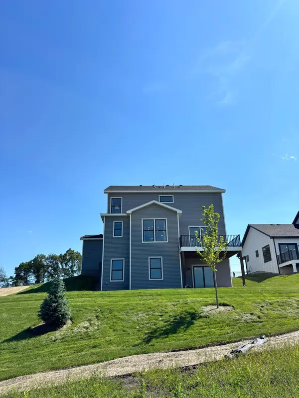 3736 Holbrook Drive, Waconia, MN 55387