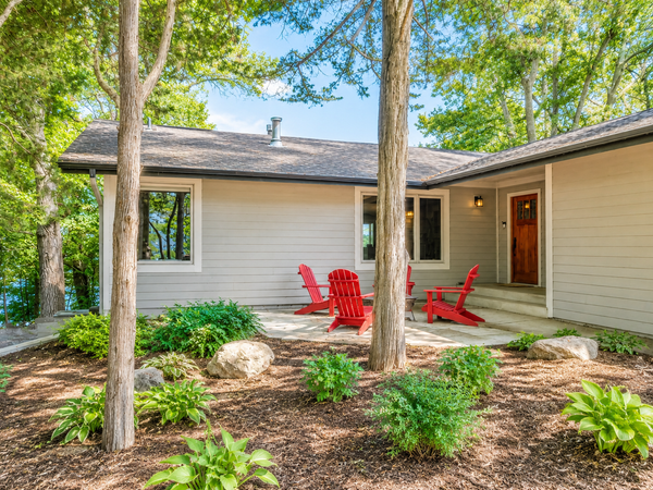 3890 Lone Cedar Lane, Chaska, MN 55318