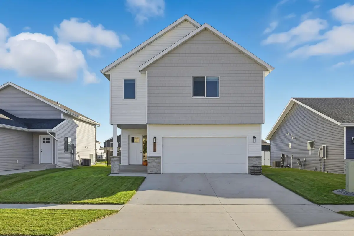 6410 82nd Avenue S, Horace, ND 58047 - #1