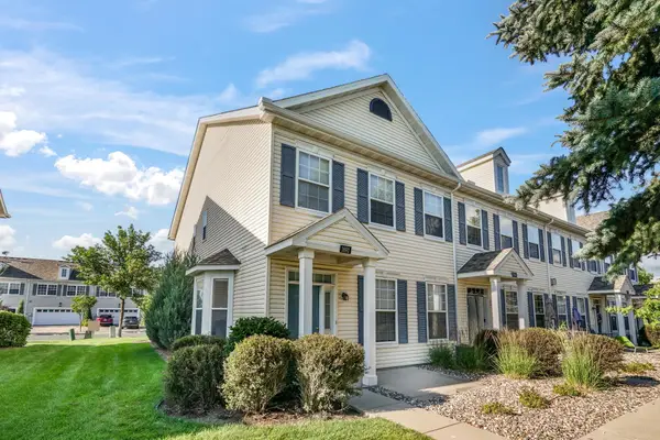 1692 Liberty Circle, Shakopee, MN 55379