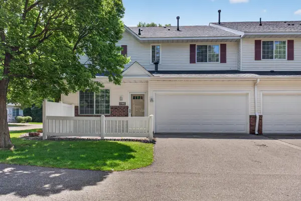 17195 49th Avenue N #E, Minneapolis, MN 55446