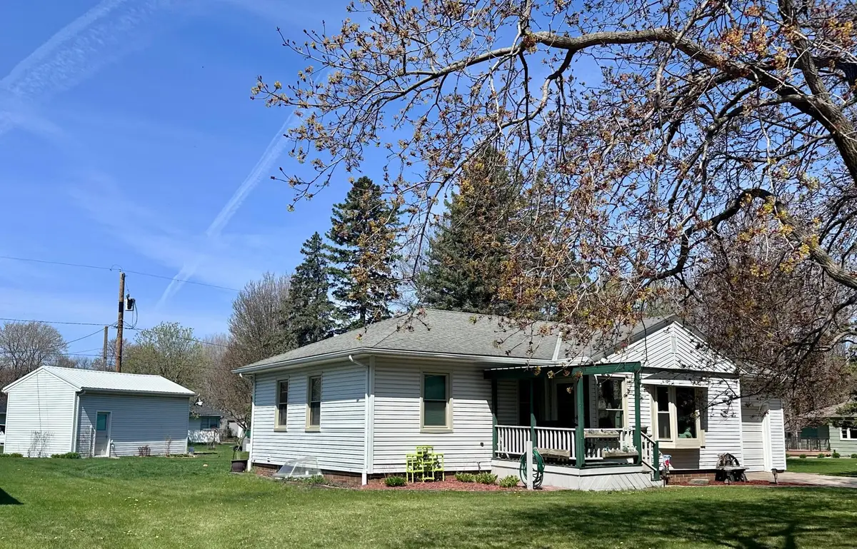 2934 Oak Avenue, Slayton, MN 56172 - #1
