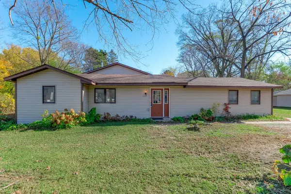6824 Sunset Avenue, Circle Pines, MN 55014