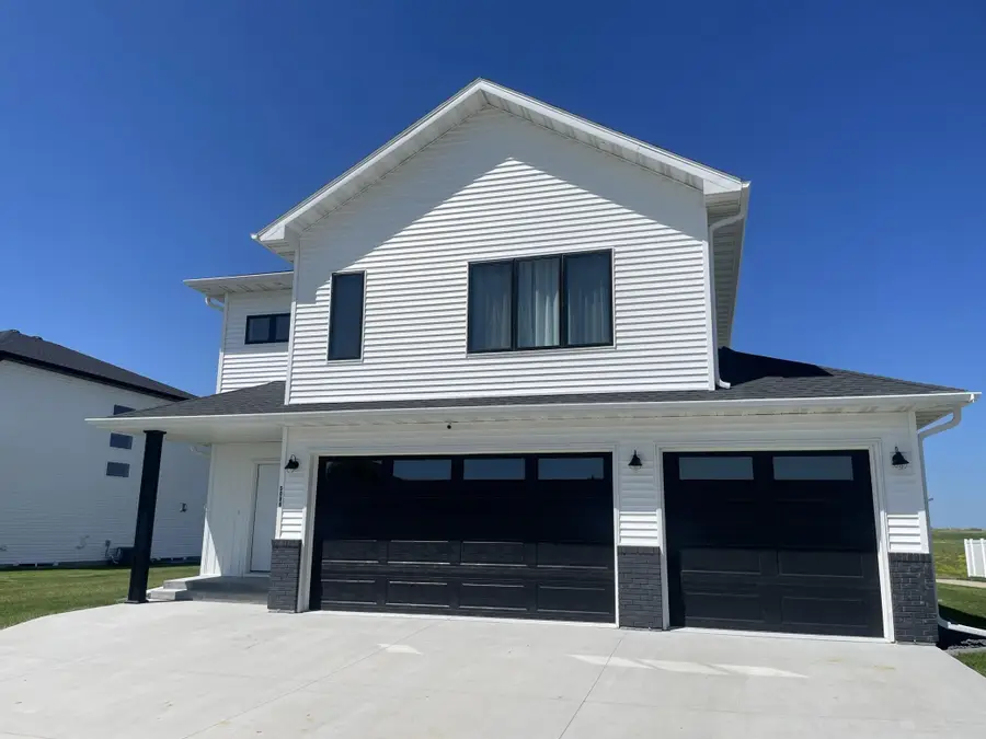 5006 11th Street W, West Fargo, ND 58078 - #2