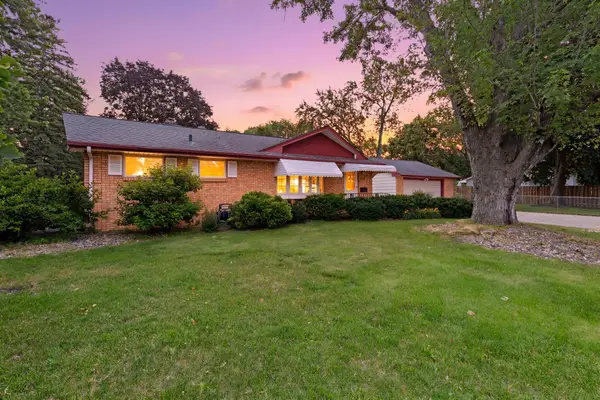 6836 Ewing Avenue N, Minneapolis, MN 55429