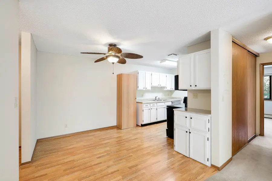 4 Pine Tree Drive #320, Saint Paul, MN 55112 - #3