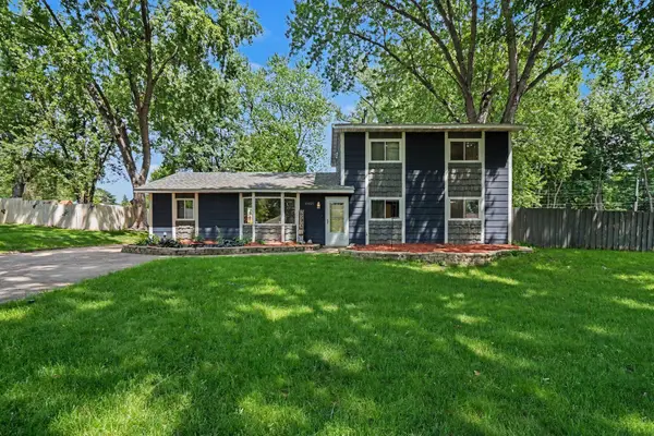 10021 Redwood Street Nw, Minneapolis, MN 55433