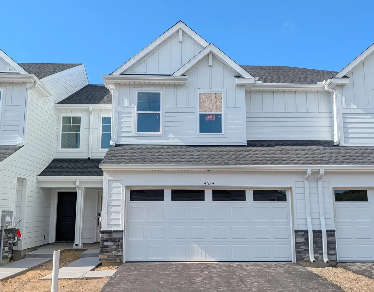 4024 Hayward Avenue N, Oakdale, MN 55128 - #1