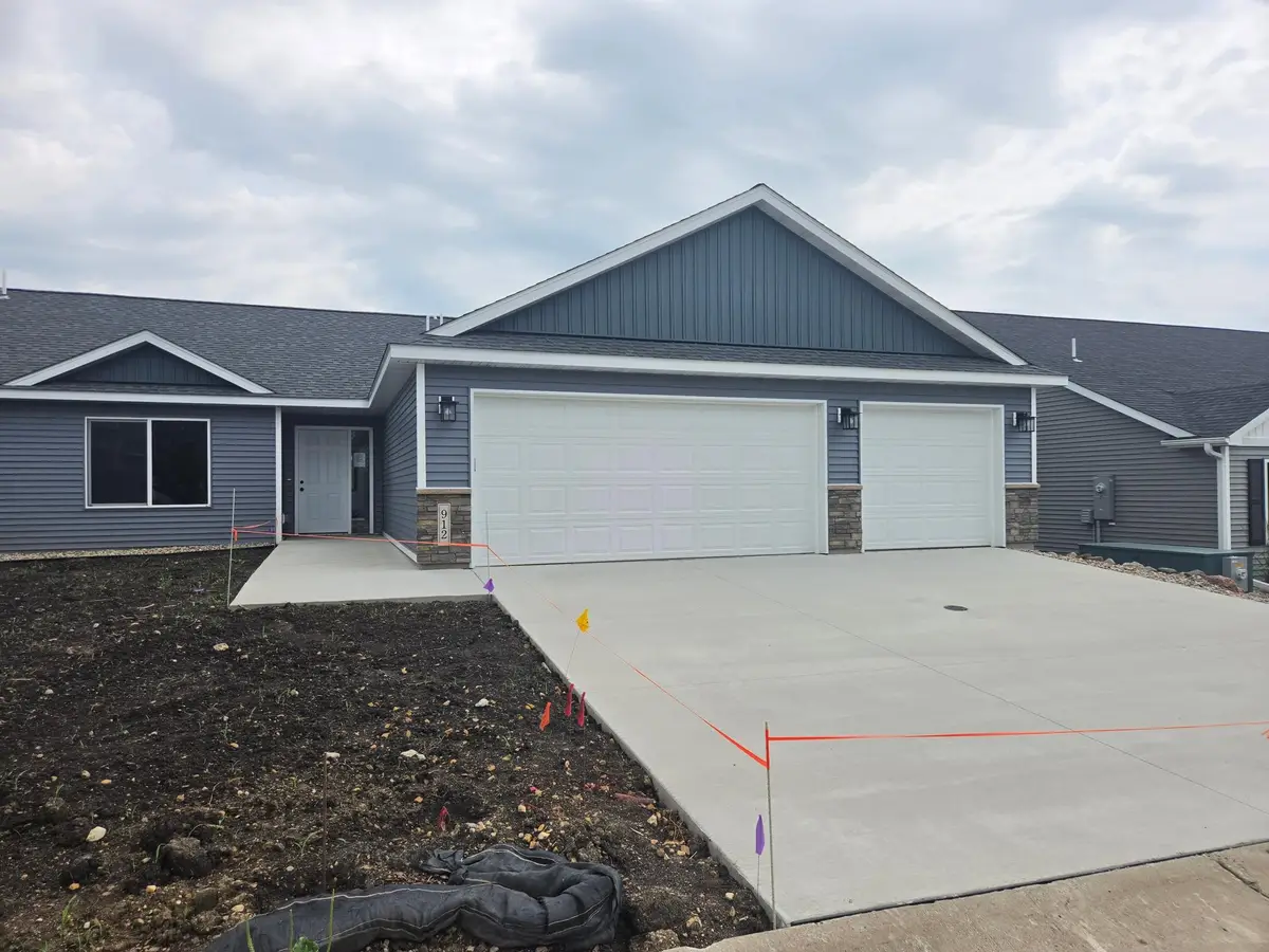 912 Katelyn Circle Ne, Montgomery, MN 56069 - #1