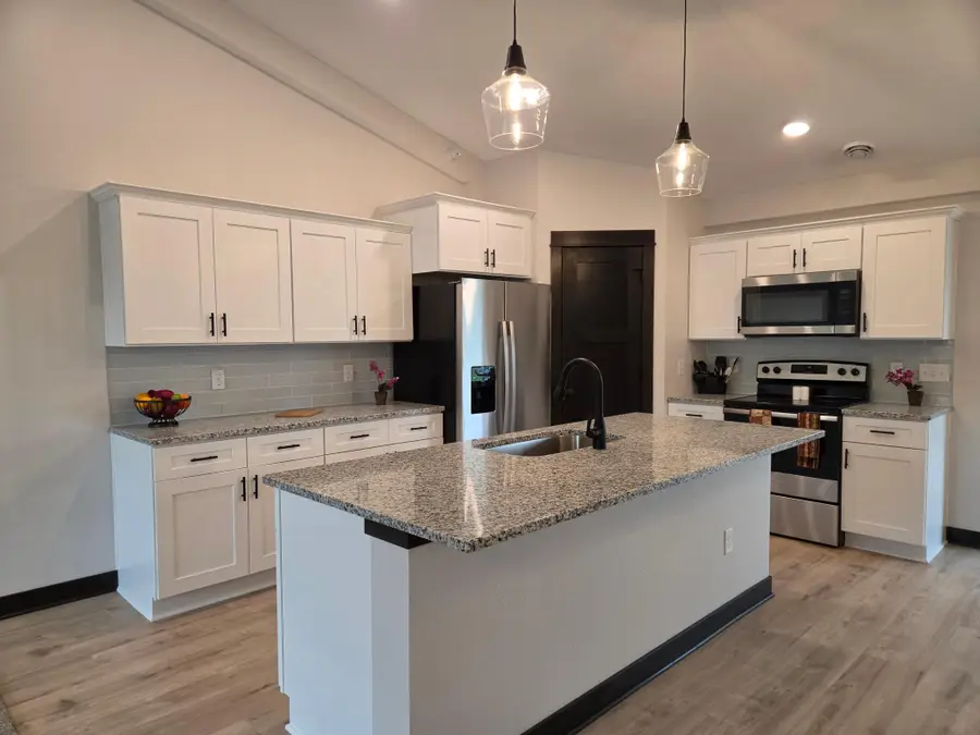 912 Katelyn Circle Ne, Montgomery, MN 56069 - #3