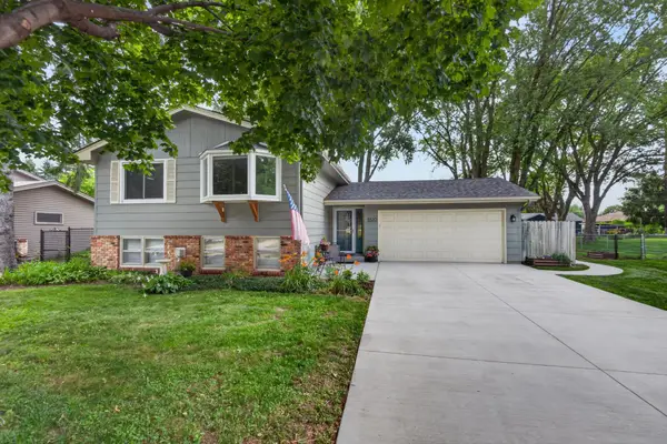 5570 Schutta Road, Shoreview, MN 55126