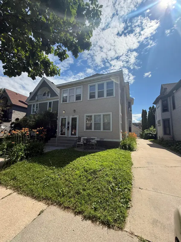 2731 Dupont Avenue S, Minneapolis, MN 55408