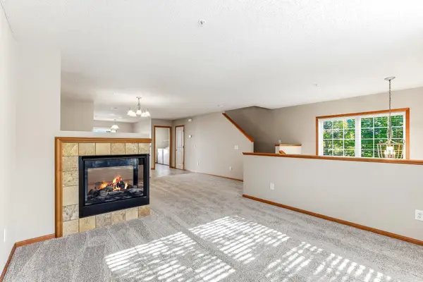 880 Ledgestone Drive, Saint Paul, MN 55115