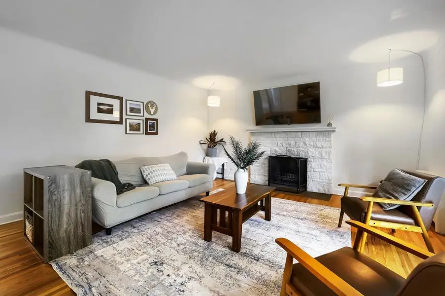 987 Chippewa Avenue, Saint Paul, MN 55118 - #3