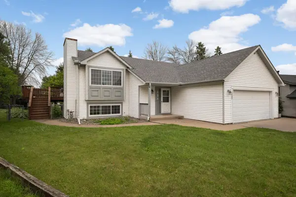 2432 Henslow Court N, Saint Paul, MN 55128