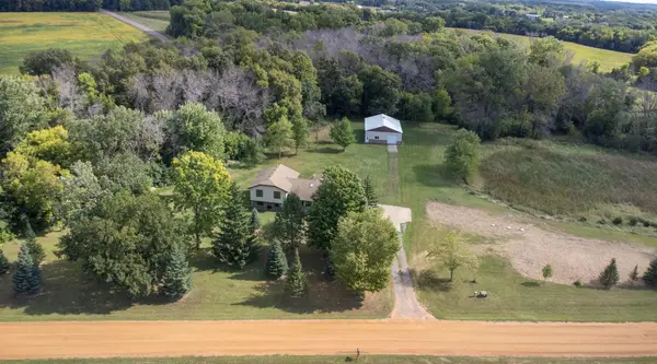 7120 Pagenkopf Road, Maple Plain, MN 55359