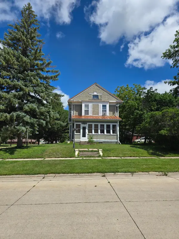 103 4th Street Se, Pipestone, MN 56164