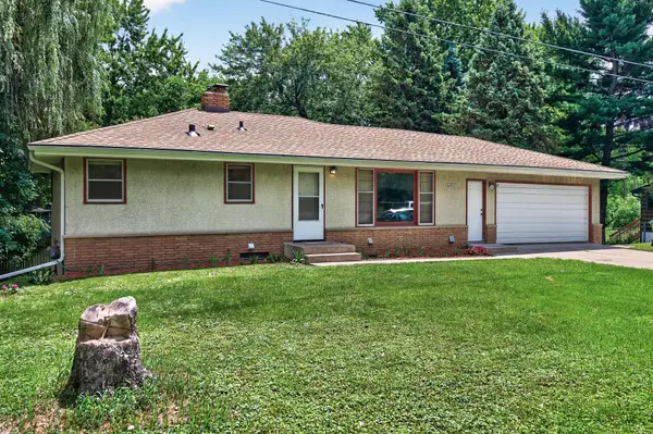 6911 E River Road Ne, Minneapolis, MN 55432