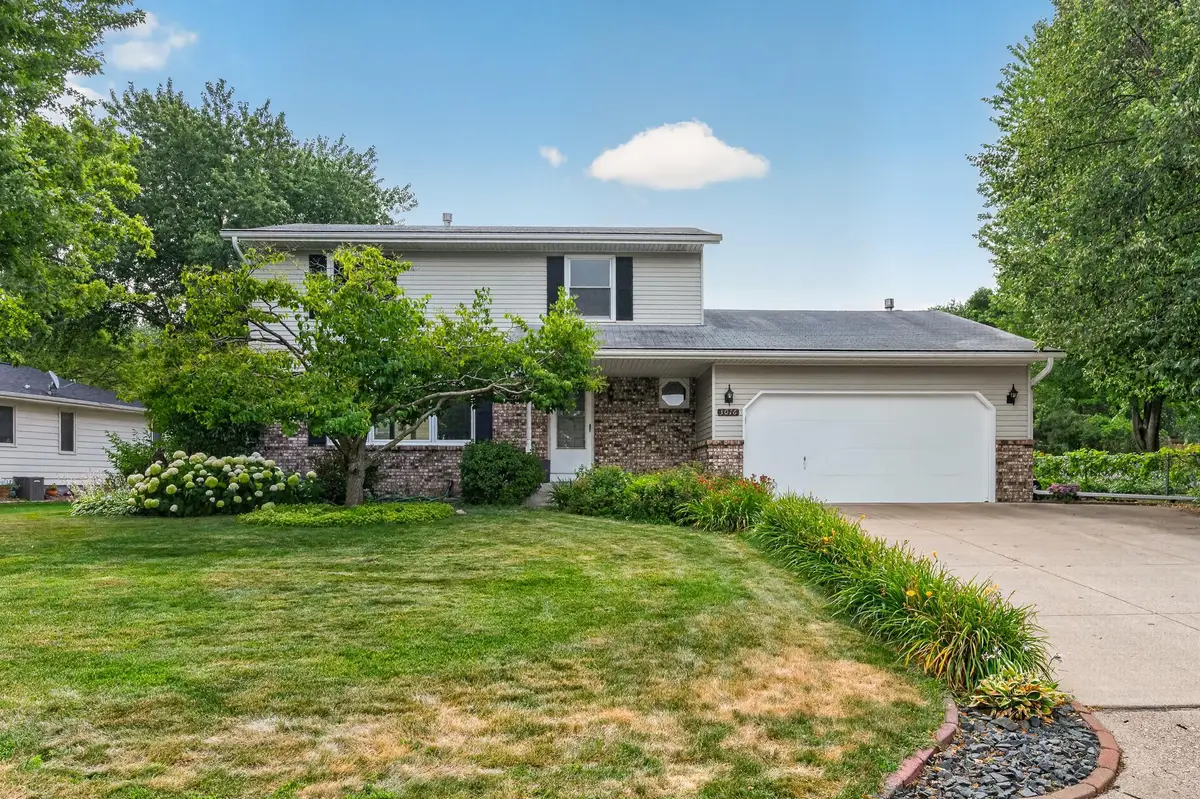 3016 Lakewood Drive N, Saint Paul, MN 55109 - #1