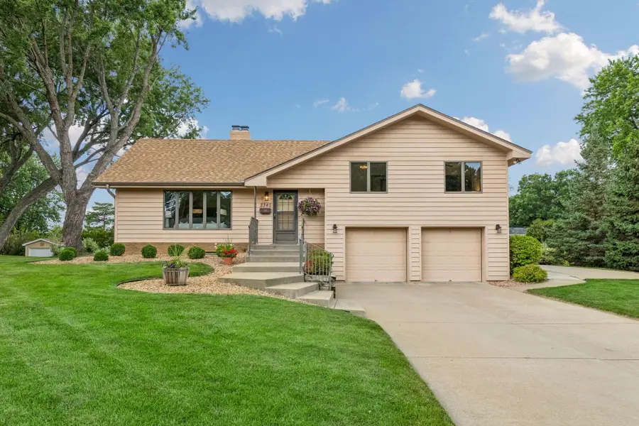 2345 Xylon Avenue N, Golden Valley, MN 55427 - #2