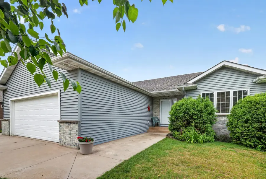 810 7th Avenue Sw, Pine Island, MN 55963 - #3