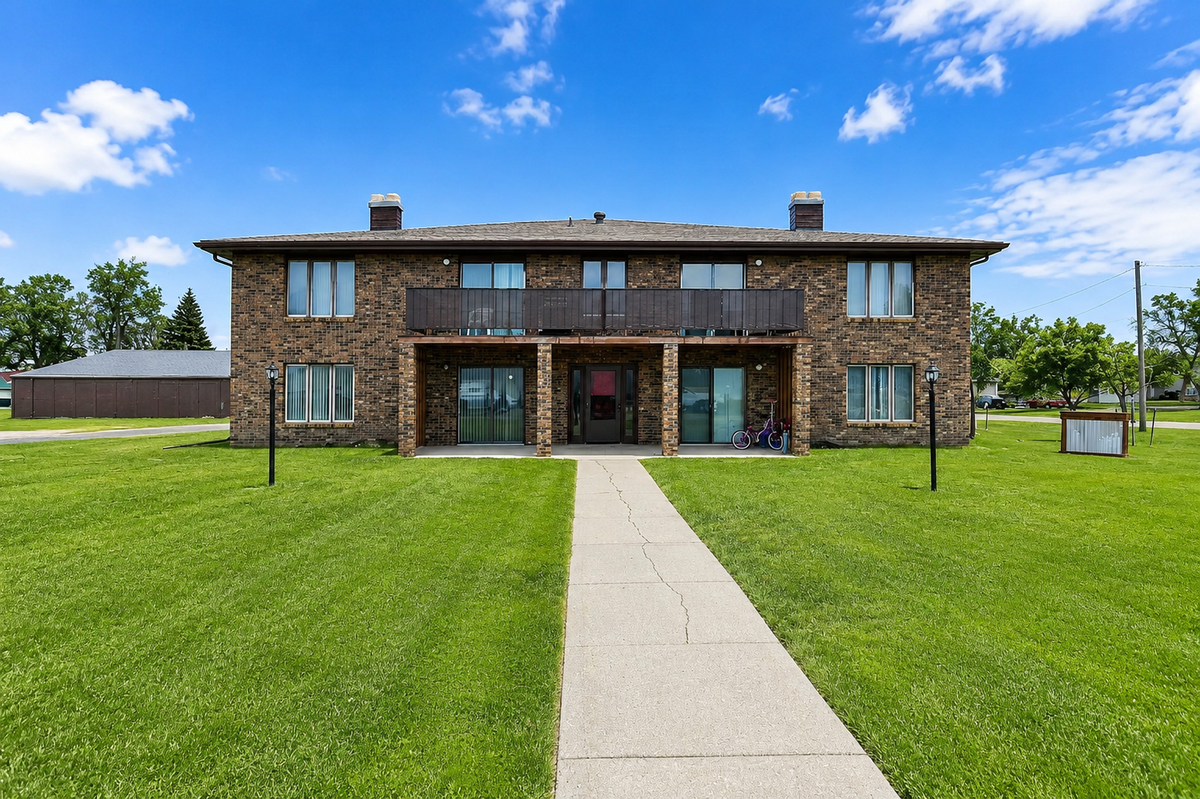 241 6th Avenue S, Casselton, ND 58012 - #1
