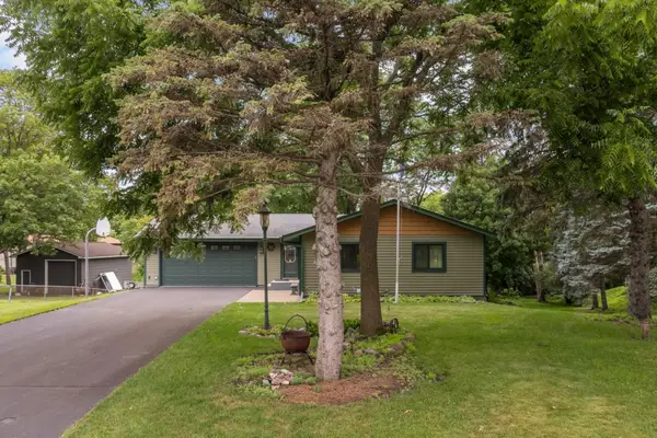 3325 Niagara Lane N, Minneapolis, MN 55447