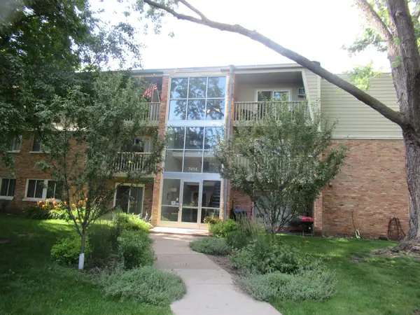7414 W 22nd Street #212, Minneapolis, MN 55426