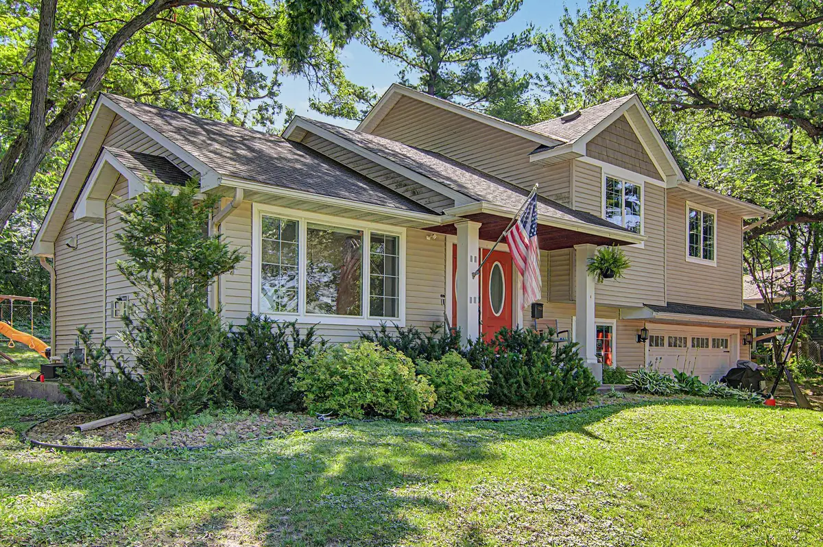 4640 Nine Mile Creek Parkway, Minneapolis, MN 55437 - #1