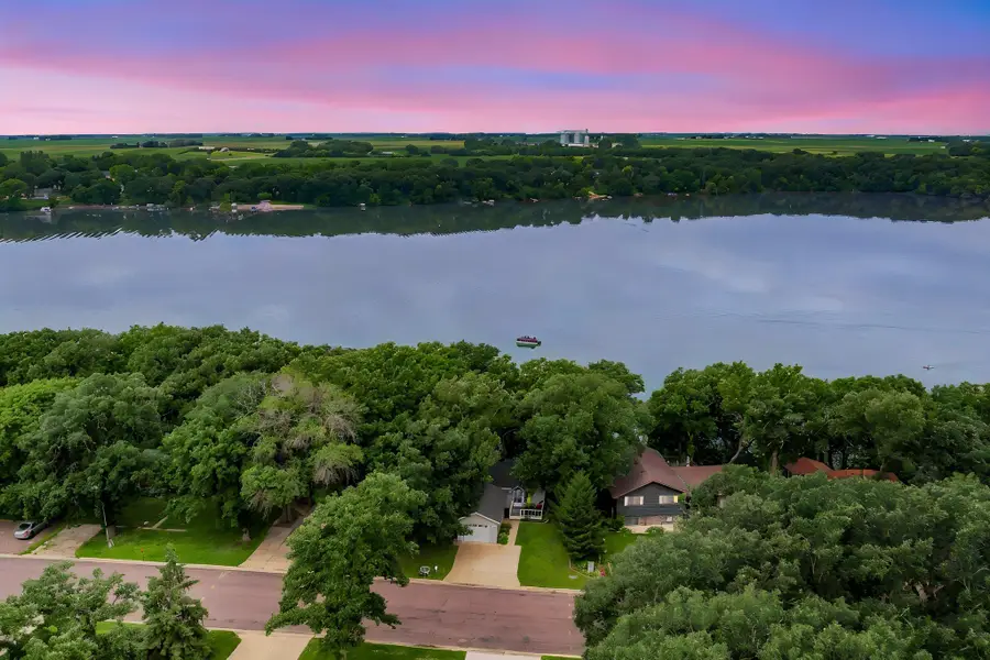 358 E Amber Lake Drive, Fairmont, MN 56031 - #2