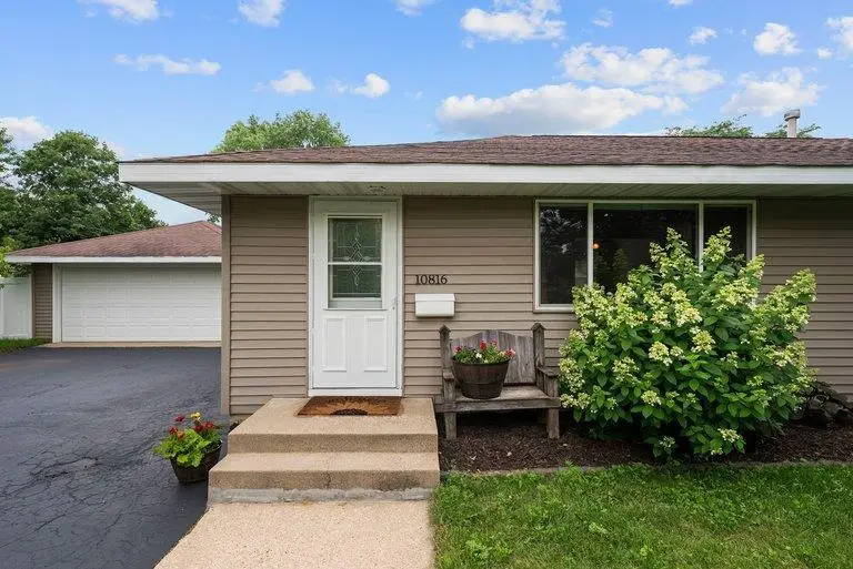 10816 Stanley Avenue S, Minneapolis, MN 55437 - #3