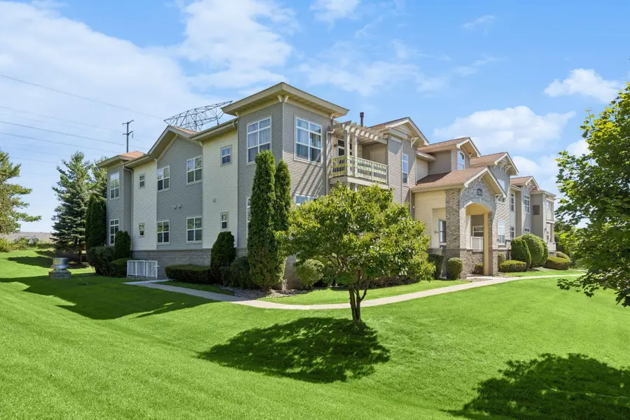 1244 County Road D E #102, Saint Paul, MN 55109 - #3