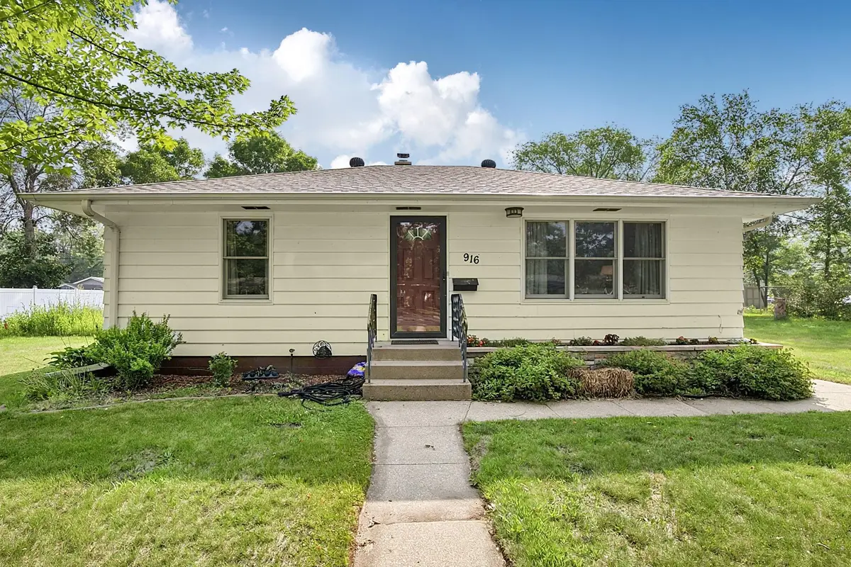 916 River Avenue S, Sauk Rapids, MN 56379 - #1