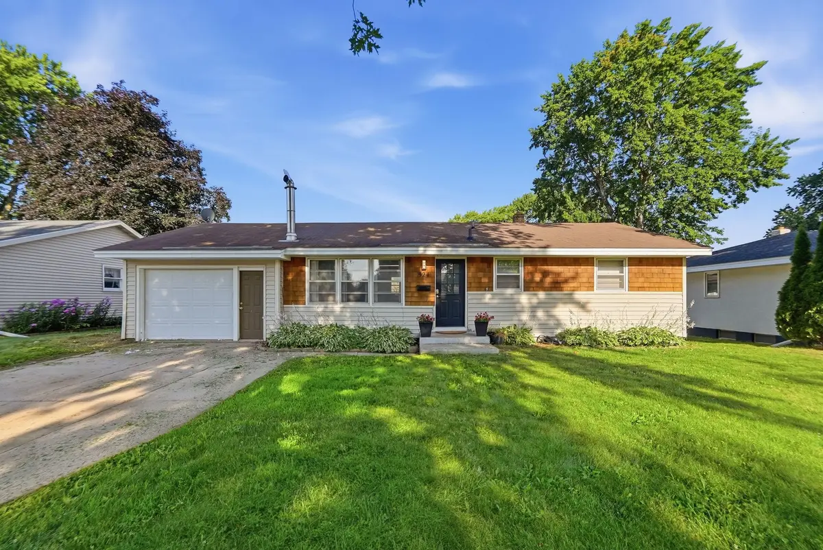 924 Fuller Street S, Shakopee, MN 55379 - #1