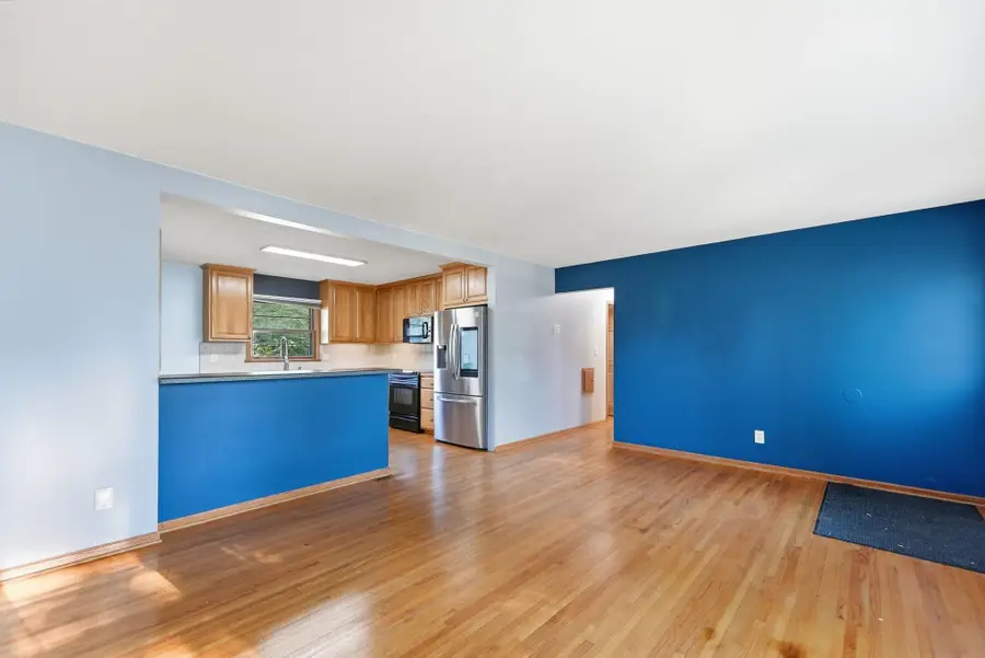 924 Fuller Street S, Shakopee, MN 55379 - #3