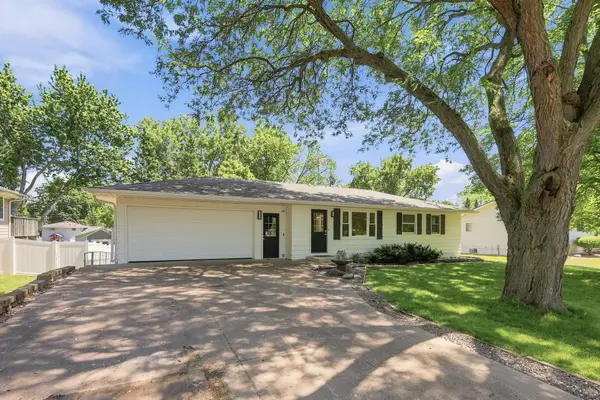 340 Ranchview Lane N, Minneapolis, MN 55447