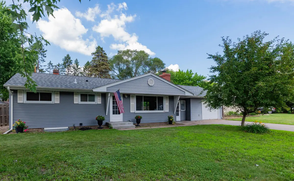2327 Circle Drive, Saint Paul, MN 55110 - #1