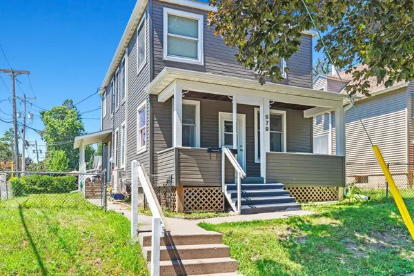 979 Victoria Street N, Saint Paul, MN 55103