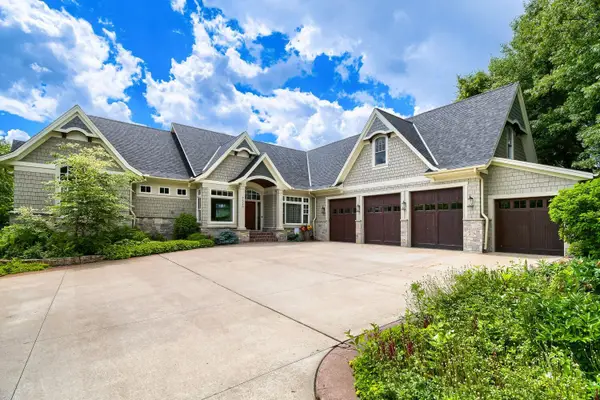 9520 Whistling Valley Trail, Lake Elmo, MN 55042
