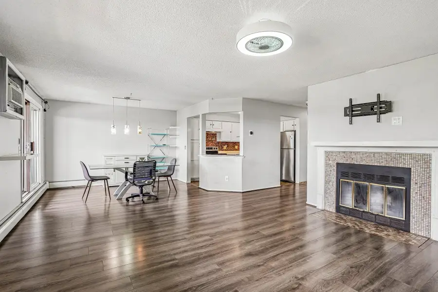 999 41st Avenue Ne #302, Columbia Heights, MN 55421 - #2