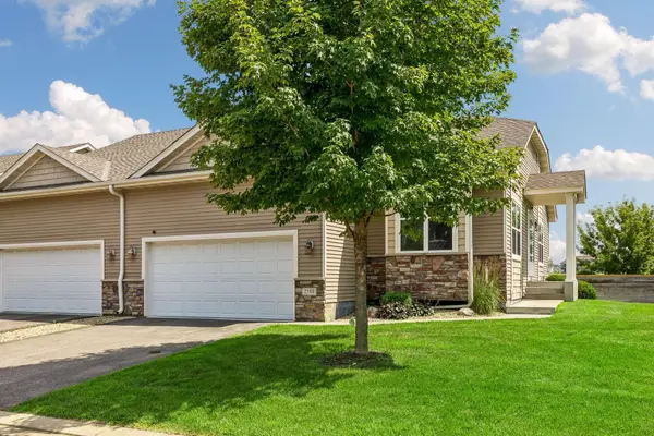 2588 Vierling Drive E, Shakopee, MN 55379
