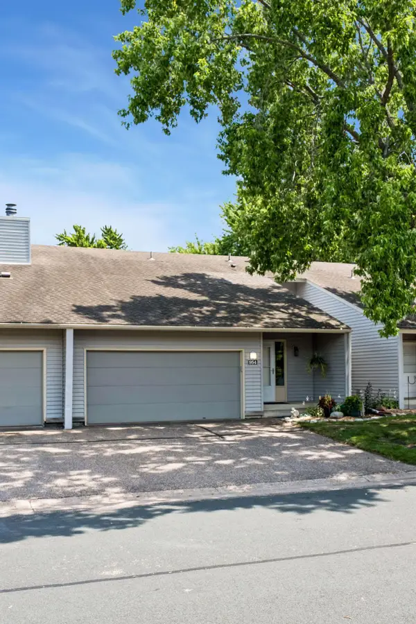 954 Carmel Court, Saint Paul, MN 55126