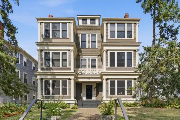 593 Laurel Avenue #6E, Saint Paul, MN 55102