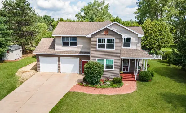 1015 Prairie Circle, Menomonie, WI 54751
