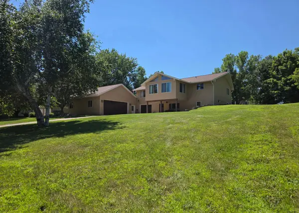 7126 196th Avenue Ne, New London, MN 56273