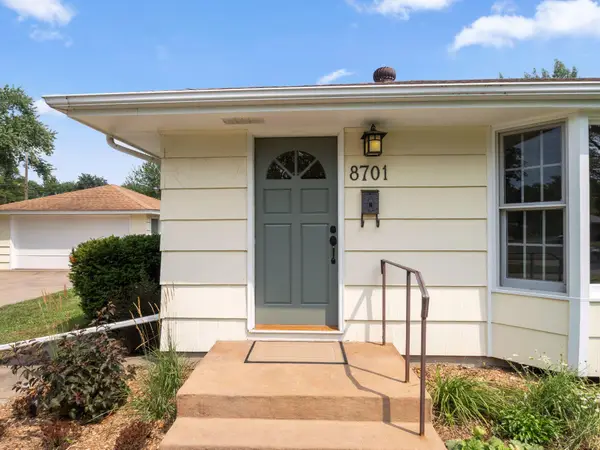 8701 Vincent Avenue S, Minneapolis, MN 55431
