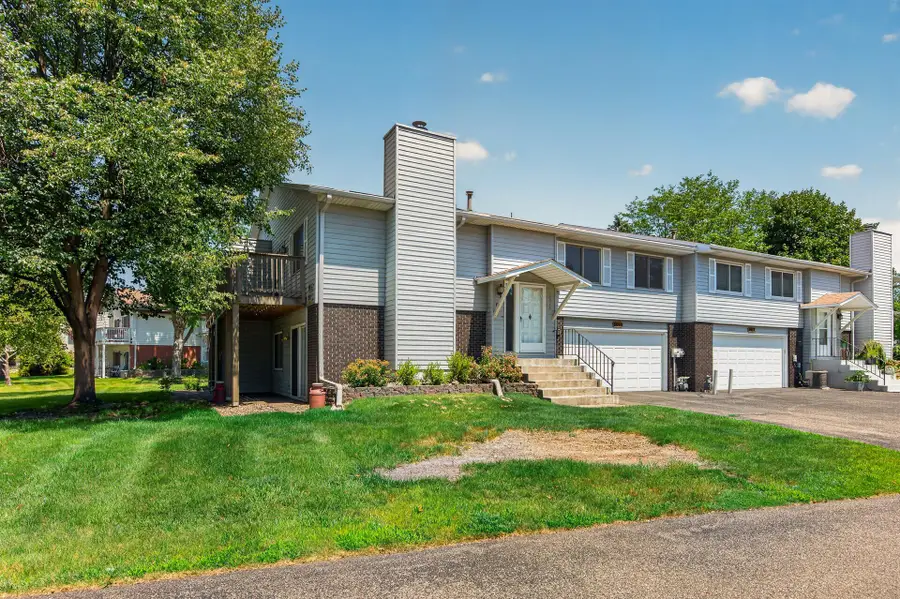 3915 Gershwin Avenue N, Oakdale, MN 55128 - #2