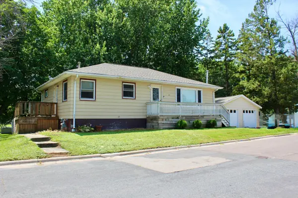 129 4th Street Ne, Blooming Prairie, MN 55917